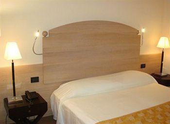 Palazzo Foti Hotel Crotone Exterior photo